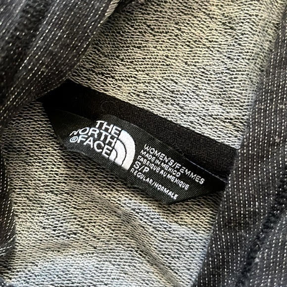 North Face Charcoal Gray Slouchy Comfy Dolman Sleeve Pullover Hoodie - Picture 2 of 4